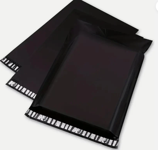 MultiplePoly_Mailer_Black